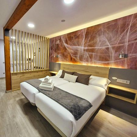 Feeling Home - Suites&Rooms 莱昂 外观 照片