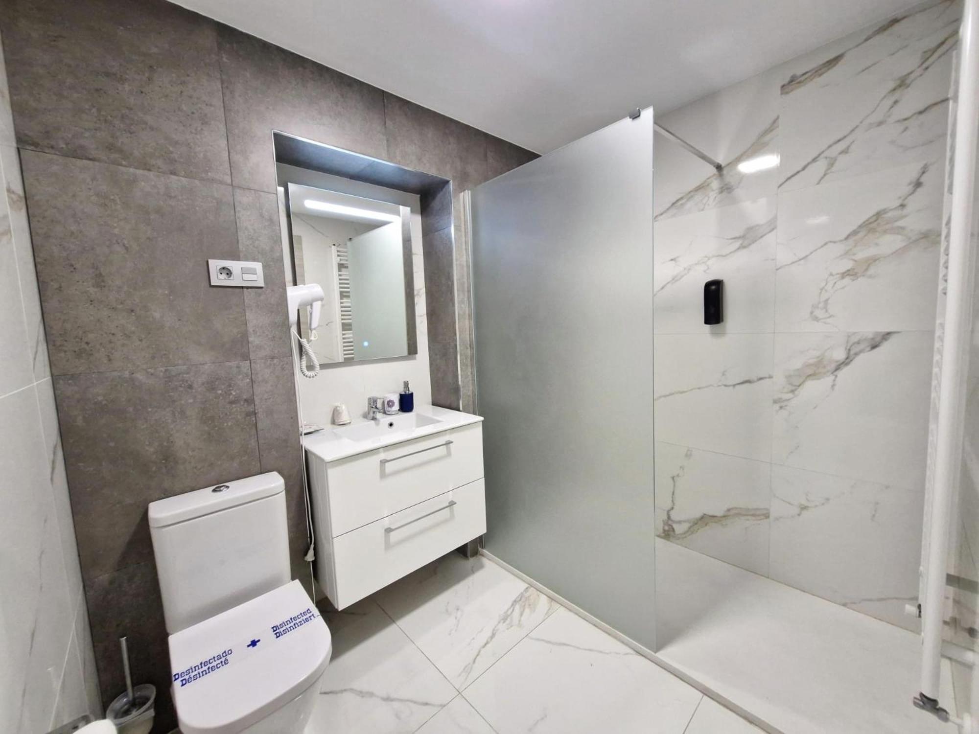 Feeling Home - Suites&Rooms 莱昂 外观 照片