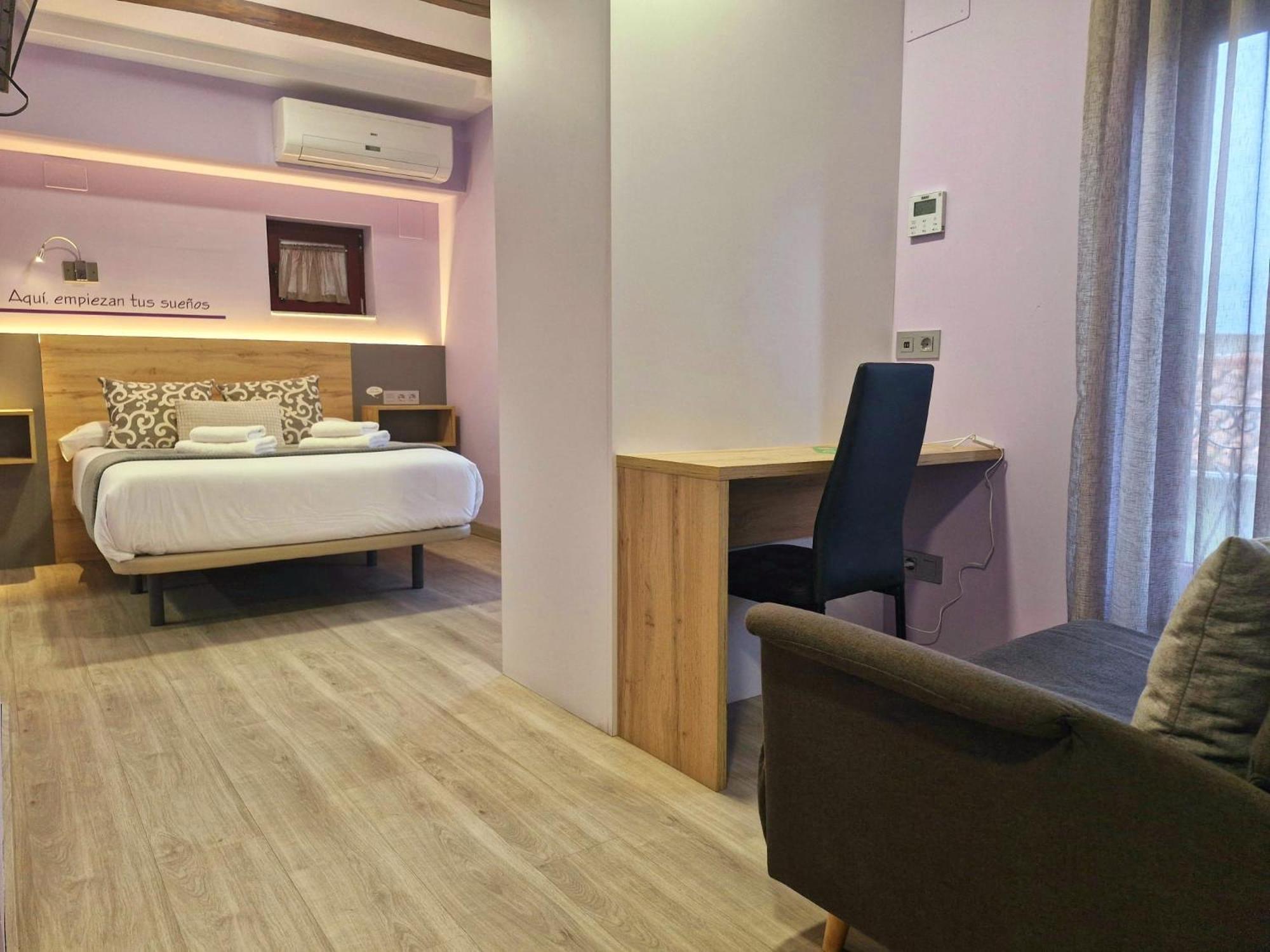 Feeling Home - Suites&Rooms 莱昂 外观 照片
