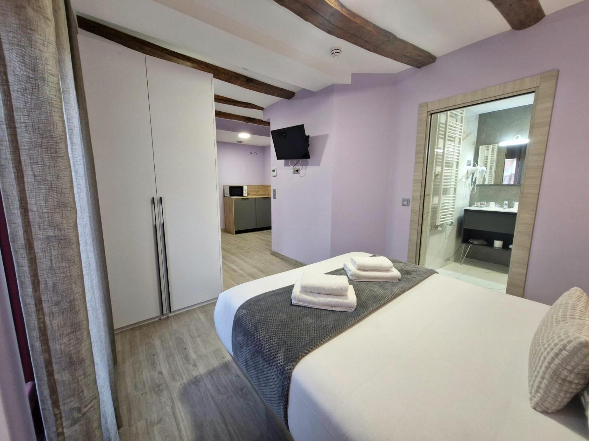 Feeling Home - Suites&Rooms 莱昂 外观 照片